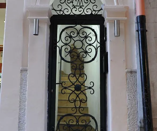 Palazzo Del Carmine Барі